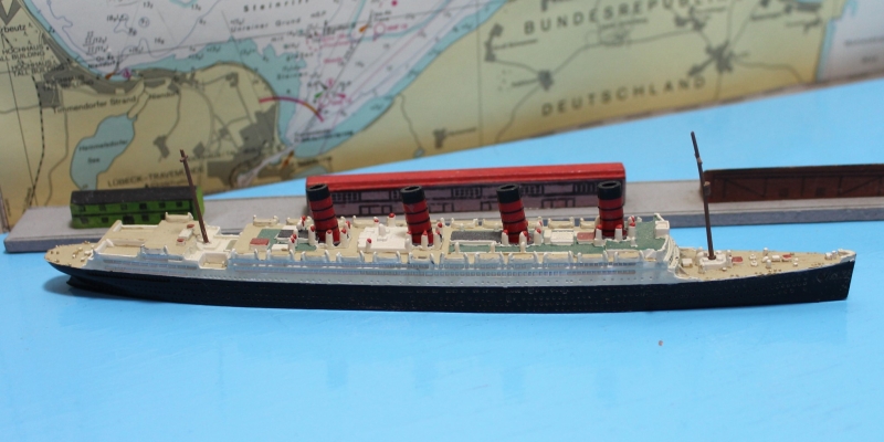 Liner "Aquitania" improved (1 p.) UK 1914 Tri-ang M 705